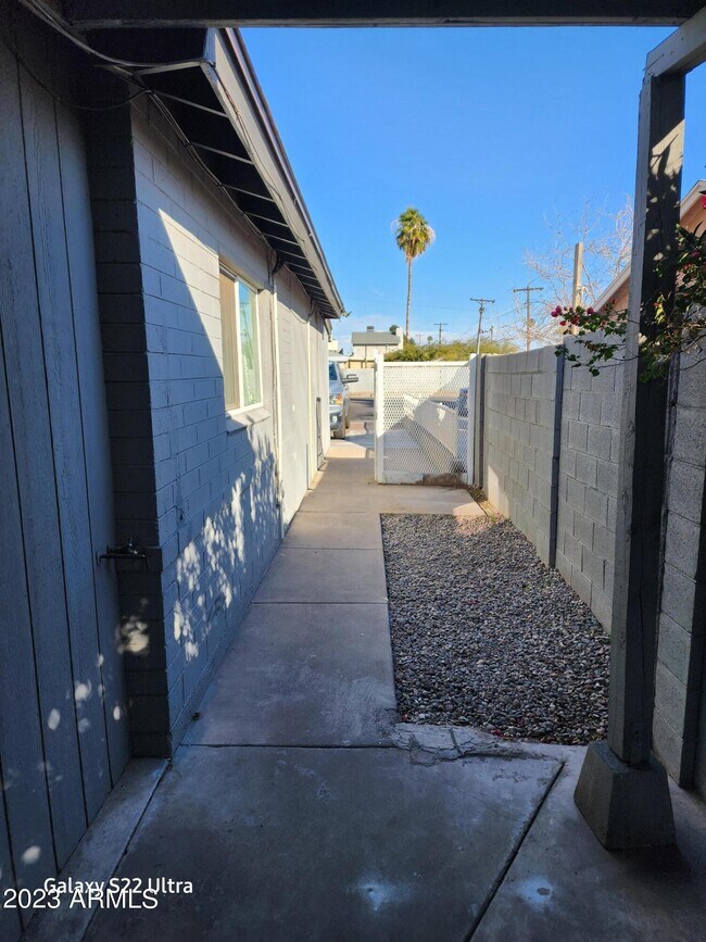 Building Photo - 5820 N 35th Ave