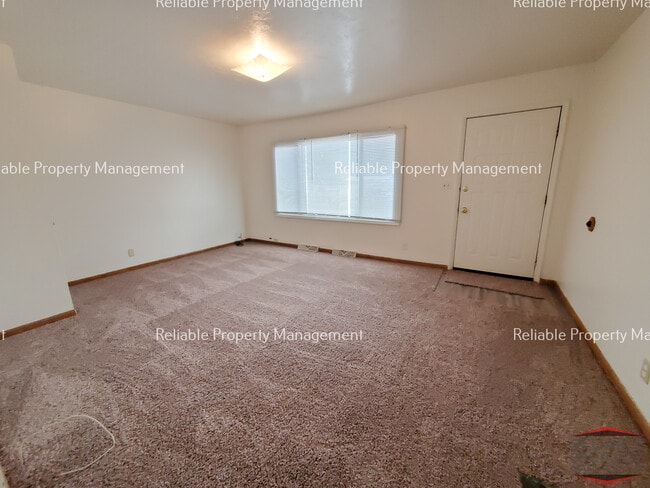 Building Photo - 2935 Sawtooth St
