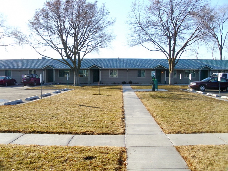 Primary Photo - Riverbend Court Apartments