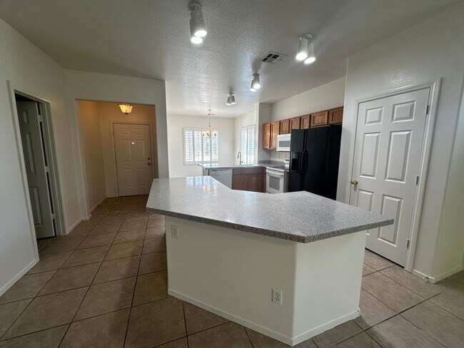 Foto del edificio - 10912 Golden Birch Pl