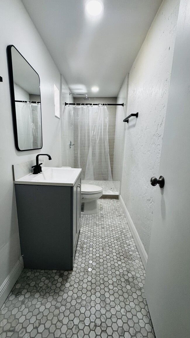 Foto del edificio - 3950 Greenfield Ct