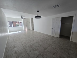 Building Photo - 833 S Avenue A Building Photo - 833 S Avenue A