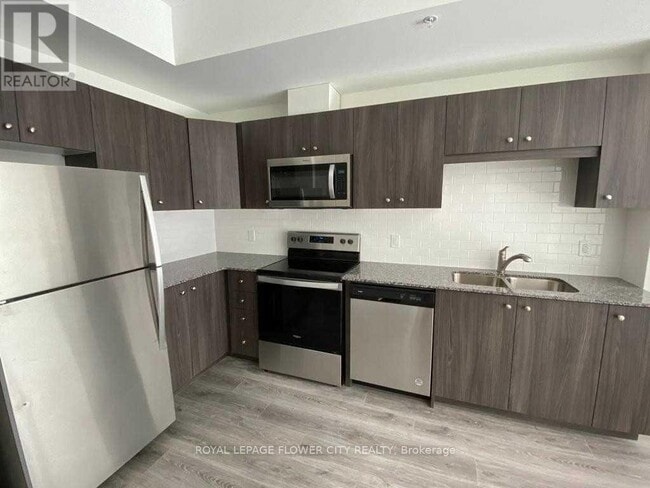 Building Photo - 108 Garment St