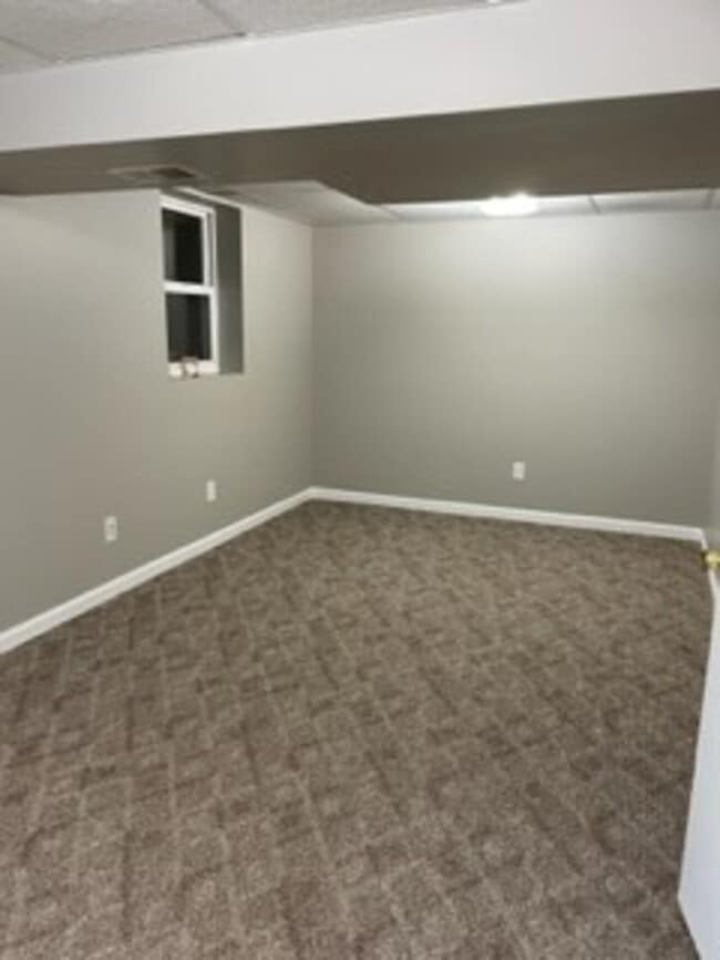 Building Photo - 400 Westwood Drive