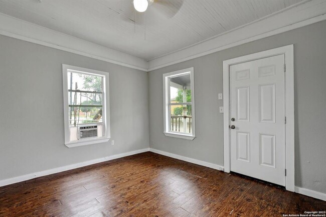 Building Photo - 1111 Guadalupe St