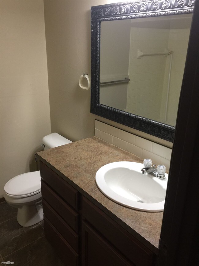 Building Photo - 703 S Edwards St