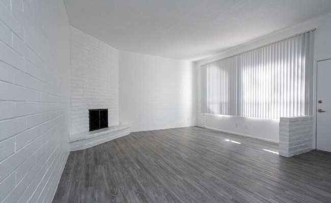 Interior Photo - Camino De La Sierra