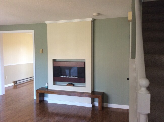 Building Photo - 47 Milliken St