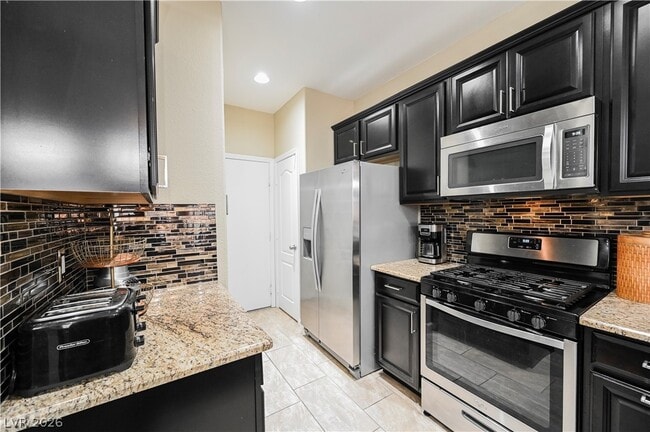 Building Photo - 5975 Sunlight Garden Way