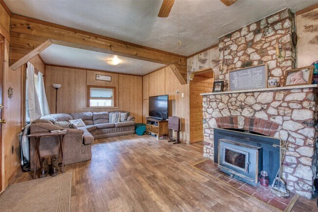Foto del edificio - Cozy Downtown Cabin