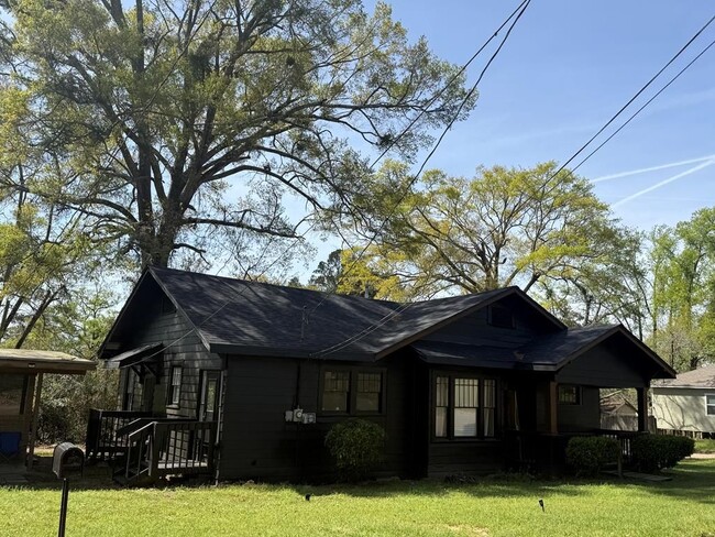 Building Photo - 469 Ogden St