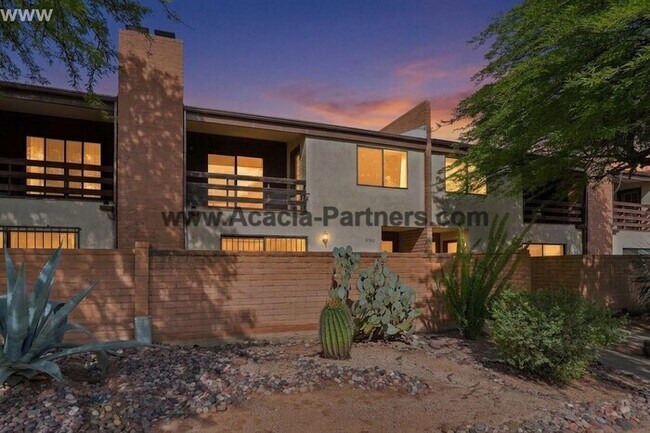 Building Photo - Spacious Three Bedroom/Three Bath Townhome