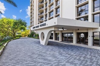 Building Photo - 3301 Bayshore Blvd