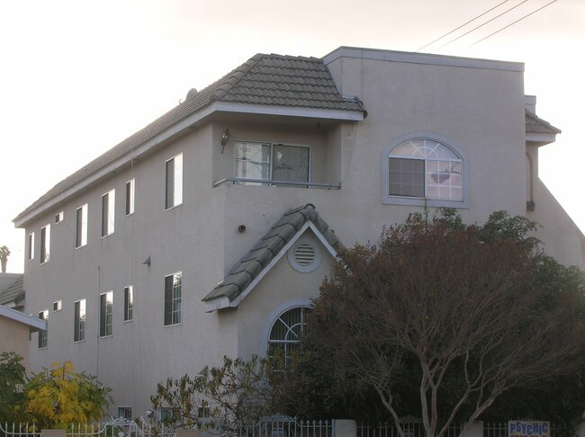 Building Photo - 5900 York Blvd