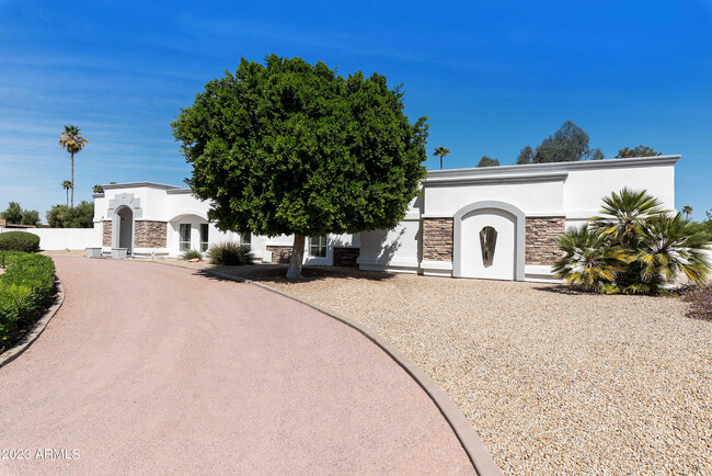 Foto del edificio - 6720 E Stallion Rd