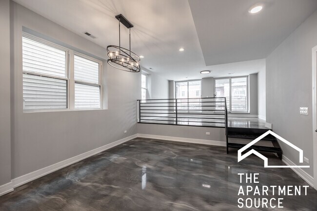 Foto del edificio - 3255 N Elston Ave