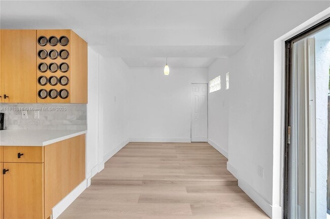 Building Photo - 2745 SW 32nd Ave