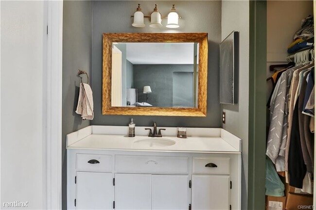 Building Photo - 3 br, 2 bath Condo - 3347 Holly Grove St