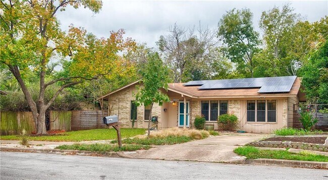Building Photo - 803 Sussex Dr