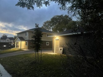 Foto del edificio - 1008 E Madison St