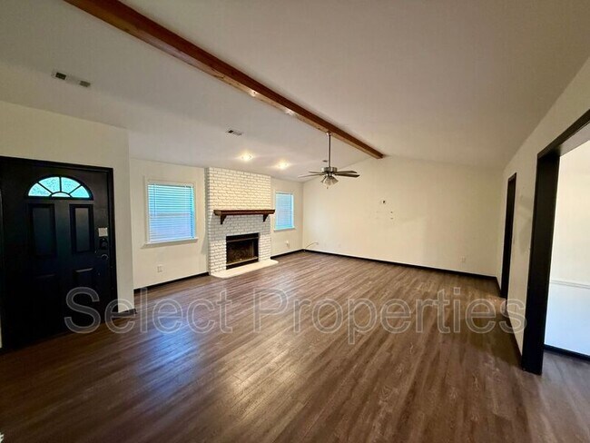 Foto del edificio - 606 Shadow Ridge Dr