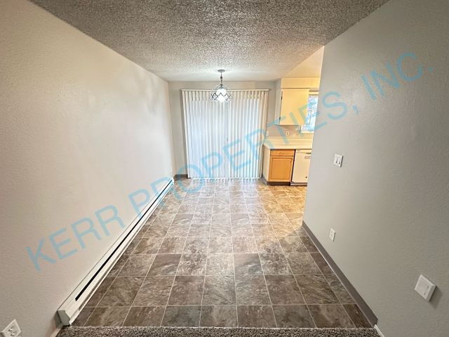 Building Photo - 205 SE Sweetbriar Ln