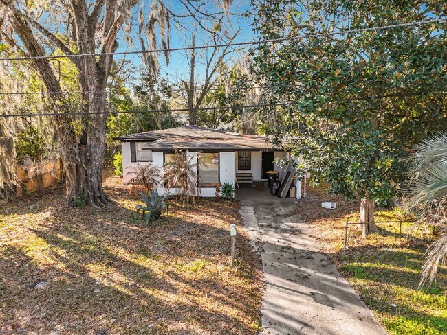 Building Photo - 5330 Quan Dr