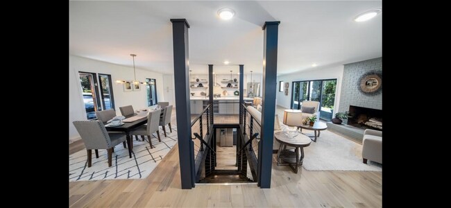 Foto del edificio - 414 Shorecrest Dr