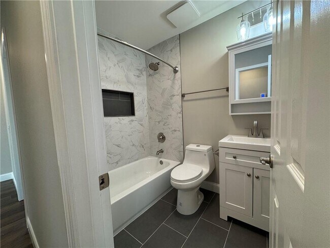 Foto del edificio - 2772 Spring Creek Pl SE