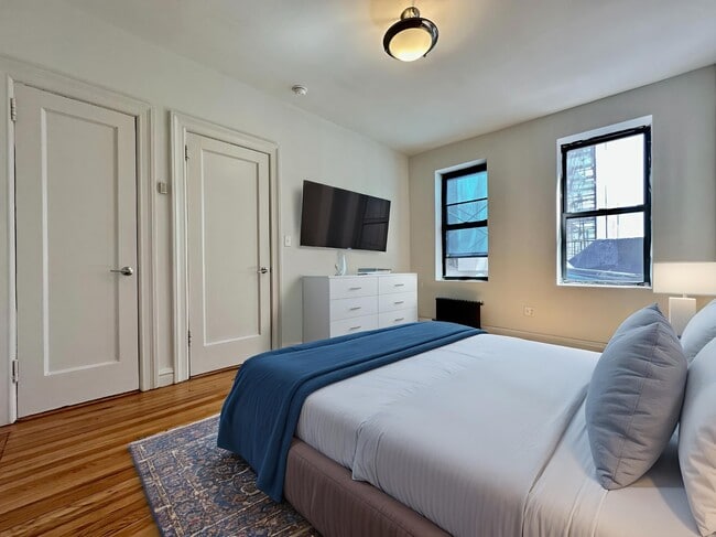 Building Photo - 282 Cabrini Blvd