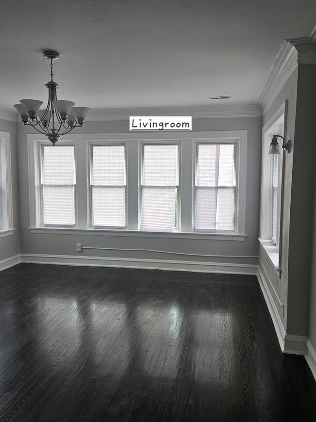 Building Photo - 8309 S Throop St