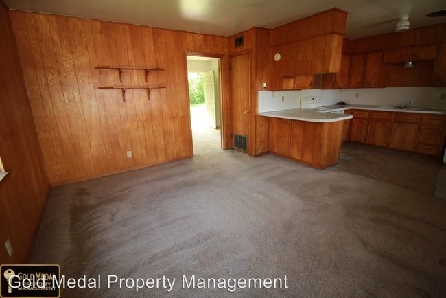 Building Photo - 802 Pecan Cir