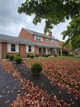 Building Photo - 705 Ashford Rd