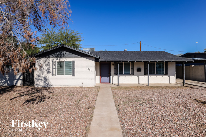 Primary Photo - 1832 E Monterey Way