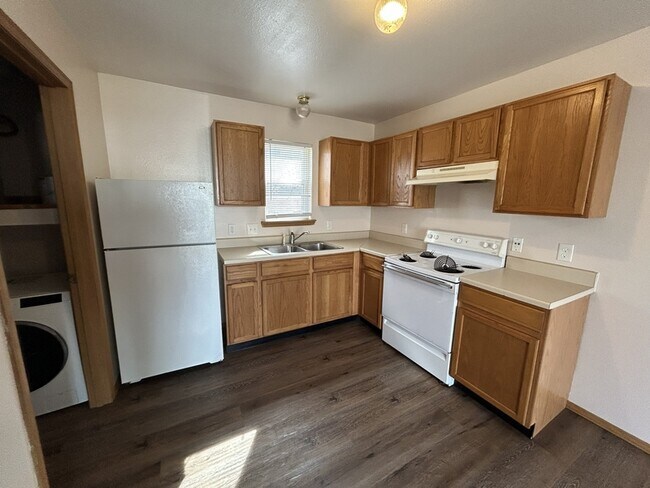 Building Photo - 1635 Neptune St