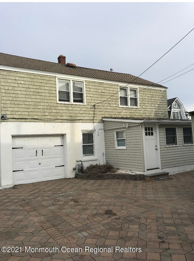 21 Guyer Ave, Lavallette, NJ 08735 Townhome Rentals in Lavallette NJ