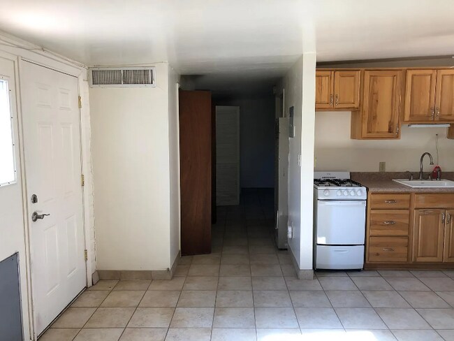 Foto del edificio - 1703 E 13th St