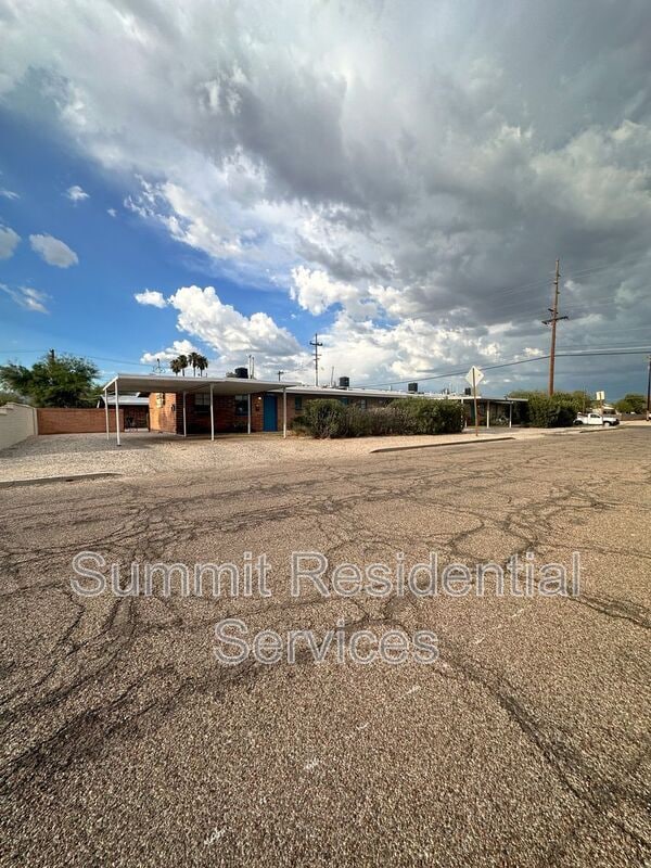 Building Photo - 3017 E Alta Vista St