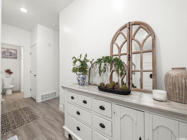 Building Photo - 1163 E 920 N