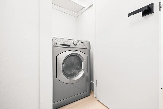 Foto del edificio - 81 St Marks Pl