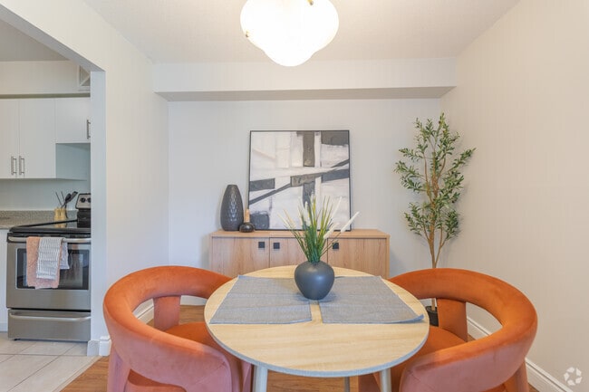 2BR, 1BA - Dining Room - 75 Huron Heights