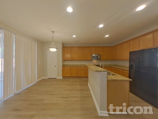 Building Photo - 42 Brookview Dr