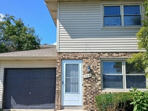 Building Photo - 746 Oakton Rd