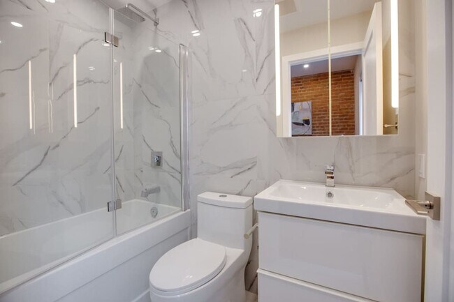 Photo du bâtiment - 1520 Av des Pins O