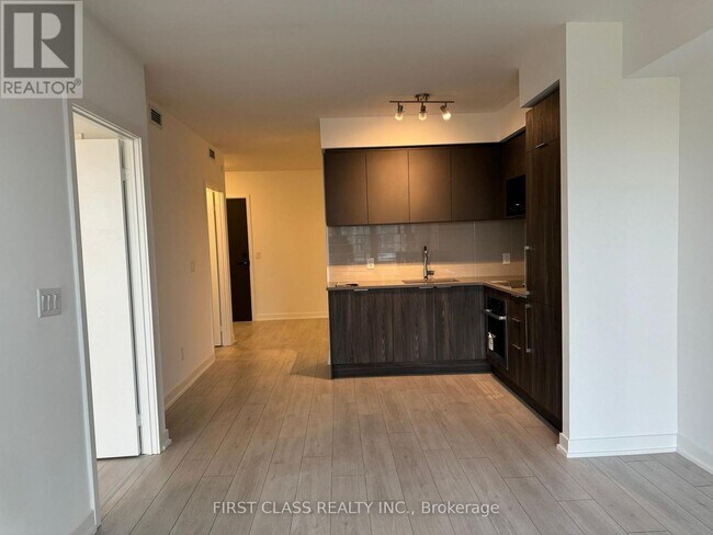 Photo du bâtiment - 2033 Kennedy Rd
