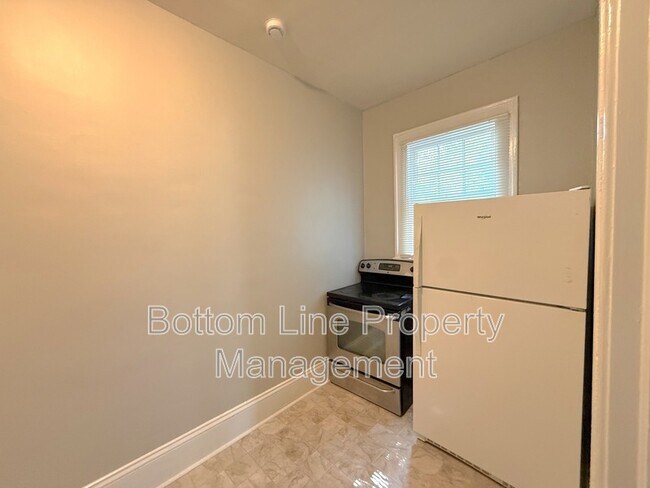 Foto del edificio - 2108 E 7th St