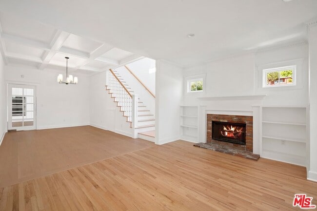 Building Photo - 541 Homer St