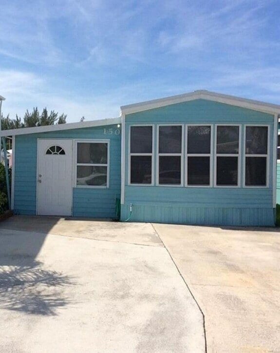 Building Photo - 10851 S Ocean Dr