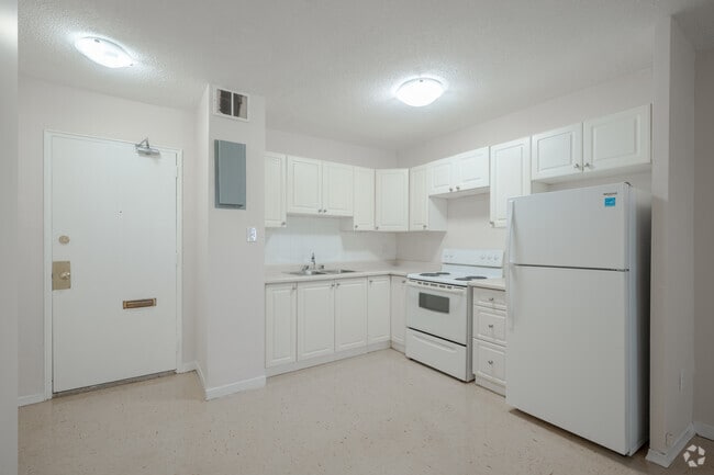1BR, 1BA - 600SF - Kitchen - Argyle