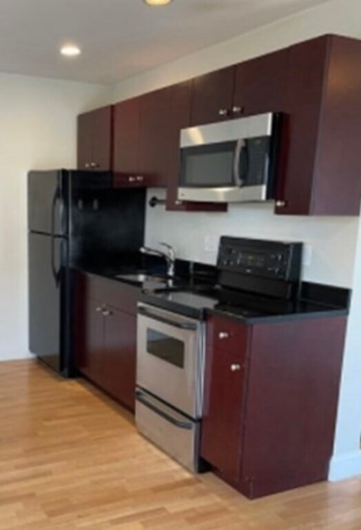 Foto principal - 338 W Broadway